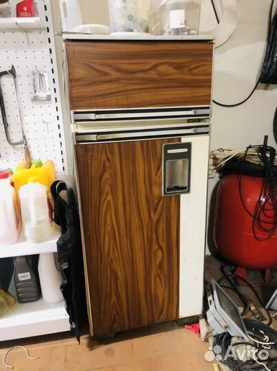 Холодильник ретро СССР