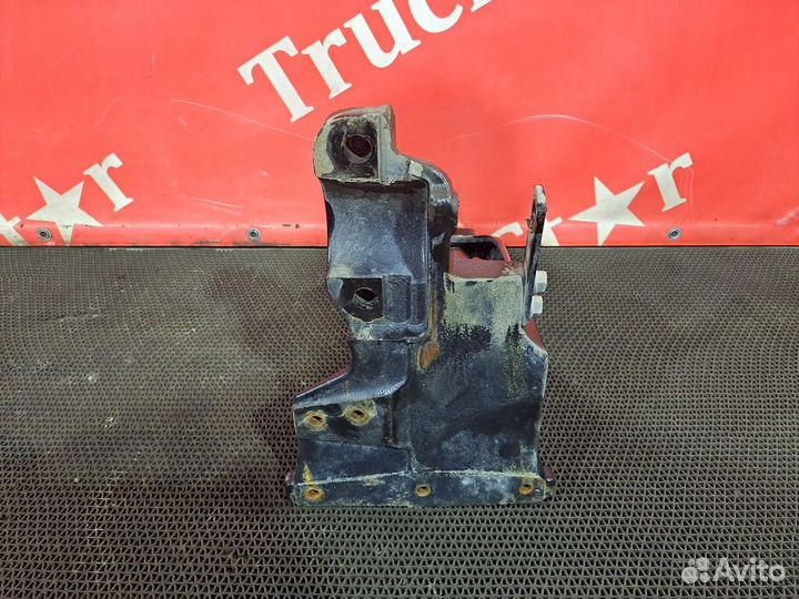 Кронштейн торсиона кабины правый 2018г Daf XF106