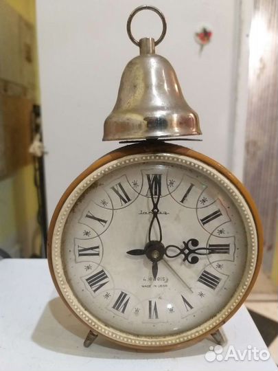 Часы будильник СССР