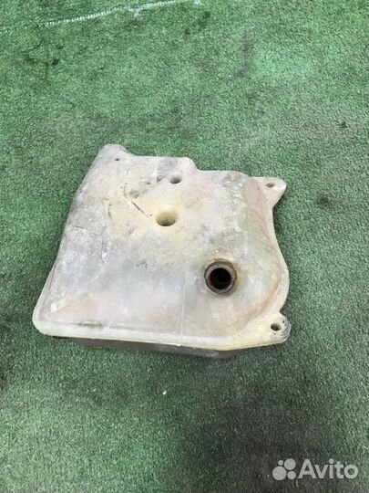 Бачок расширительный Audi 100 C3 DR