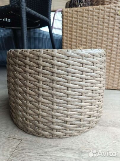 Кашпо из полироианга