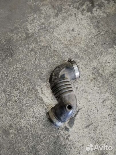 Гофра воздушного фильтра на geely emgrand ес7