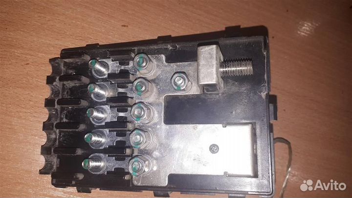 Блок предохранителей на аккумулятор Lifan X60 201