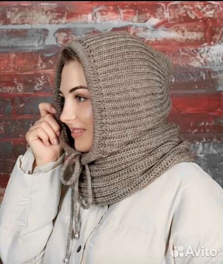 Капор женский вязаный