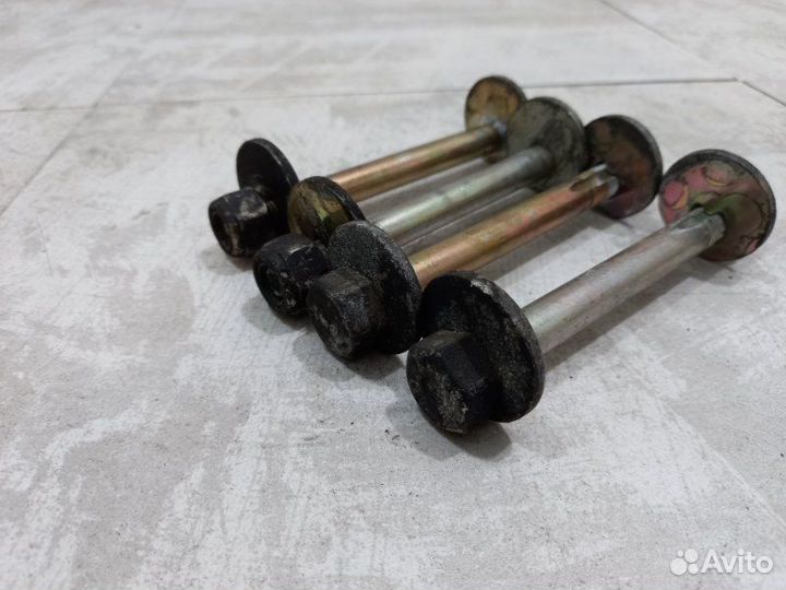 Болты развальные Mercedes E230 W124 102.982 1992