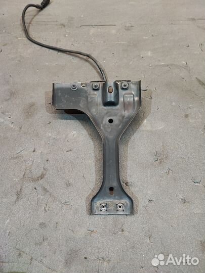 Замок капота Volkswagen Tiguan 5N1