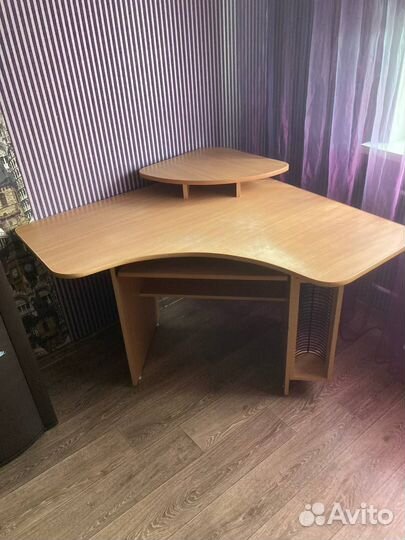 Продам компьютерный стол