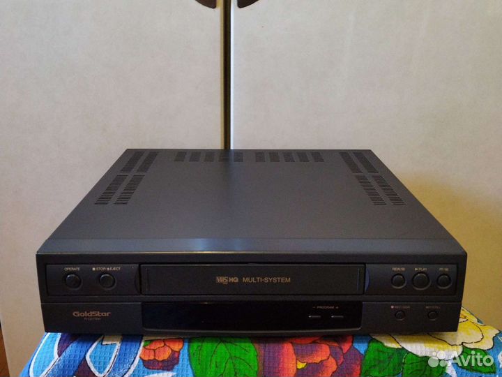Видеомагнитофон GoldStar модель R-Q21NW