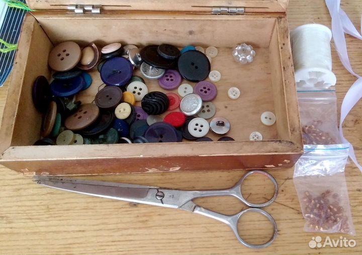 Рукоделье набор вышивки шкатулка ножницы пуговицы