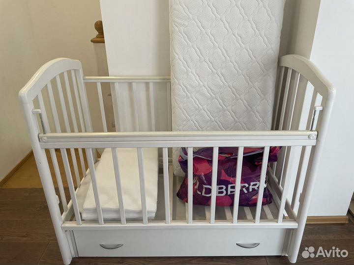Кровать детская с маятником, матрас, кпб, бортики