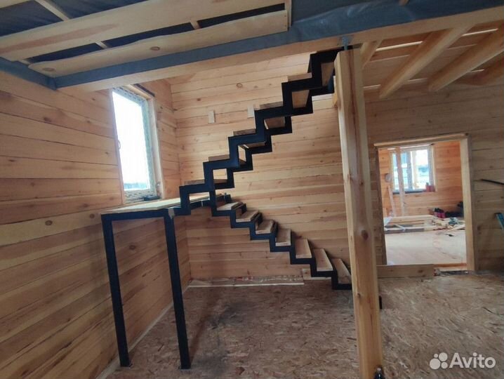 Лестница на металлокаркасе