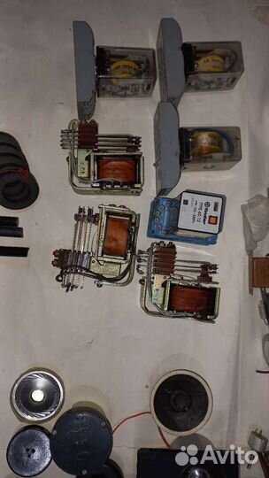 Радиоприемники, радиодетали, ферритовые изделия