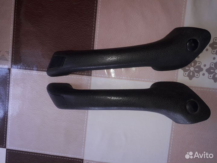 Внутренние ручки передних дверей Волга 3110