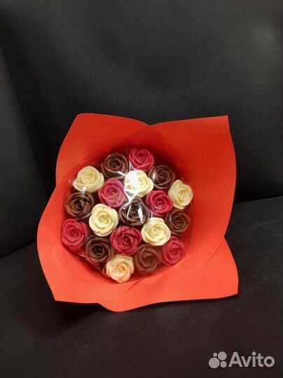 Розы из Белого и Молочного Шоколада 19 шт в Букете