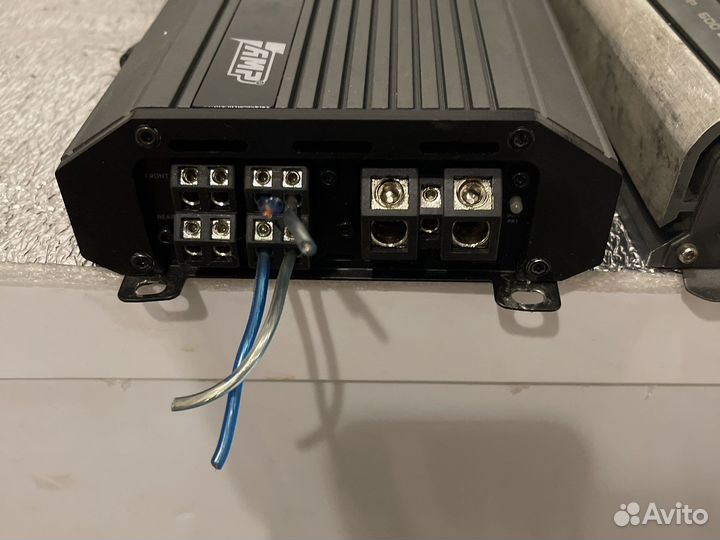 Автомобильный усилитель звука