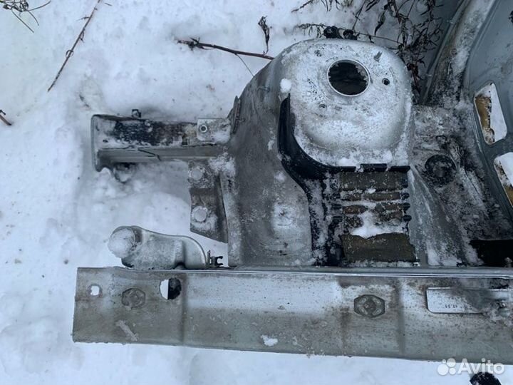 Лонжерон передний левый Mercedes Benz Gl-Class