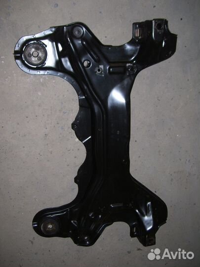 Шкода октавия балка подмоторная