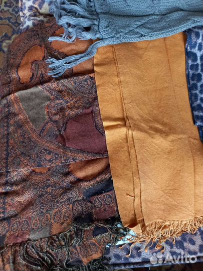 Женские шарфы и палантины