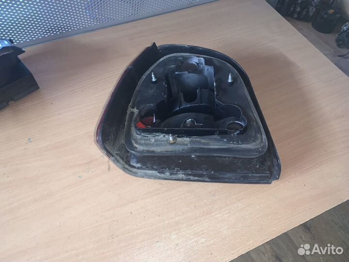 Фонарь правый golf 3