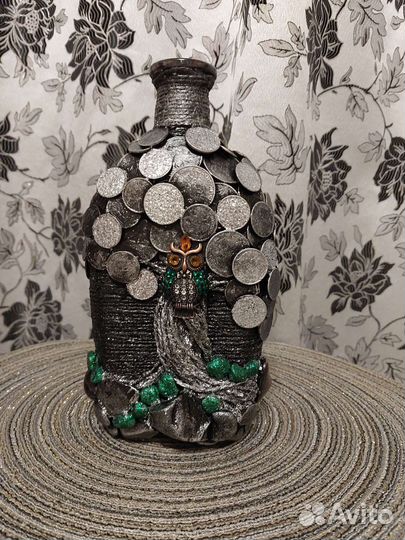 Бутылочка из монет