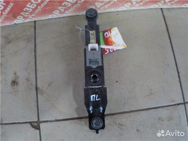 Механизм регулировки высоты ремня безопасности