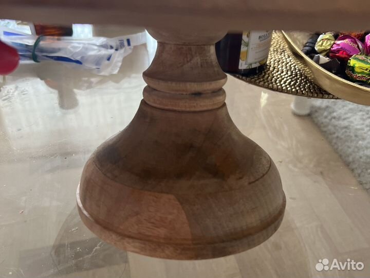 Тортница на ножке