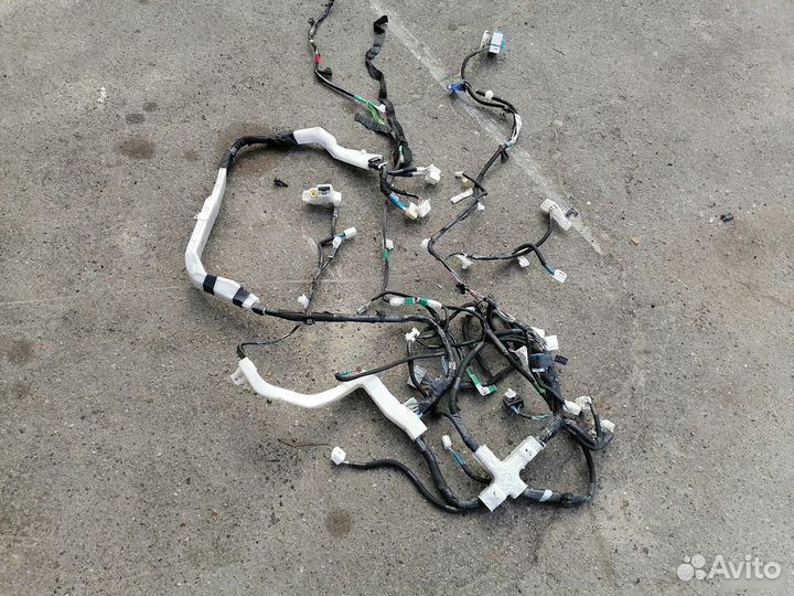 Проводка центральной консоли Toyota Land Cruiser