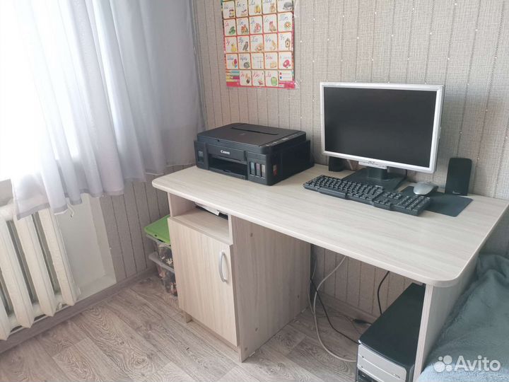 Компьютерный стол