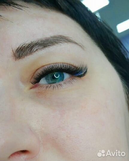 Наращивание ресниц Окрашивание бровей