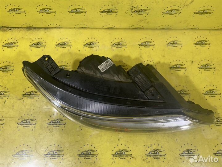 Фара передняя правая Kia Sorento
