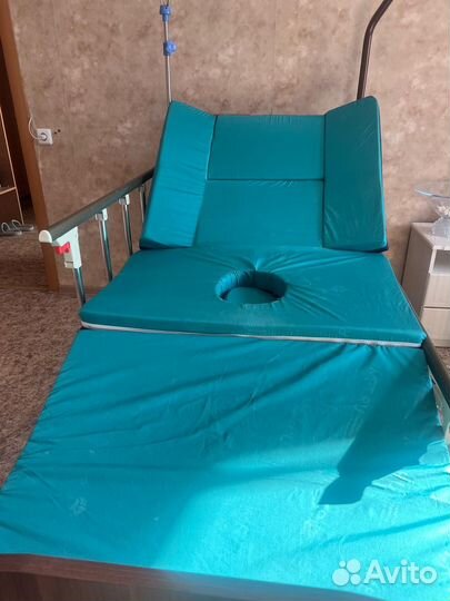 Кровать для лежачих больных, с электроприводом, с