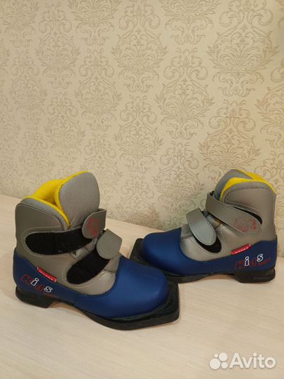 Лыжные ботинки детские 32. 2 пары