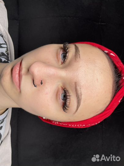 Модель на наращивание ресниц