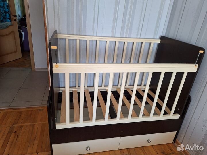 Детская кроватка