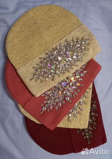 Шапка со стразами