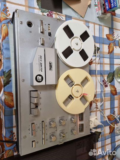Катушечный магнитофон 201-3 диктор с громкогово-ем