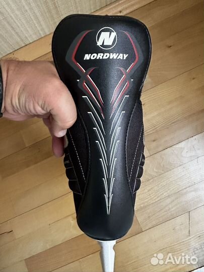 Коньки хоккейные