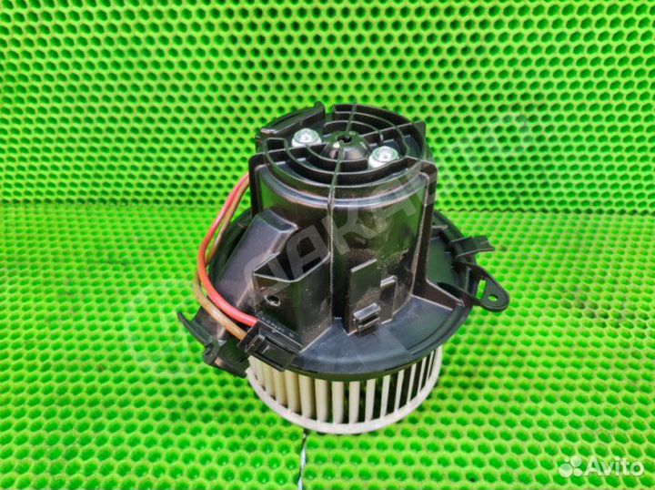 Моторчик отопителя Mercedes-Benz E W212