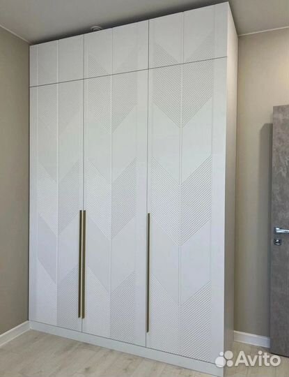 Шкаф распашной