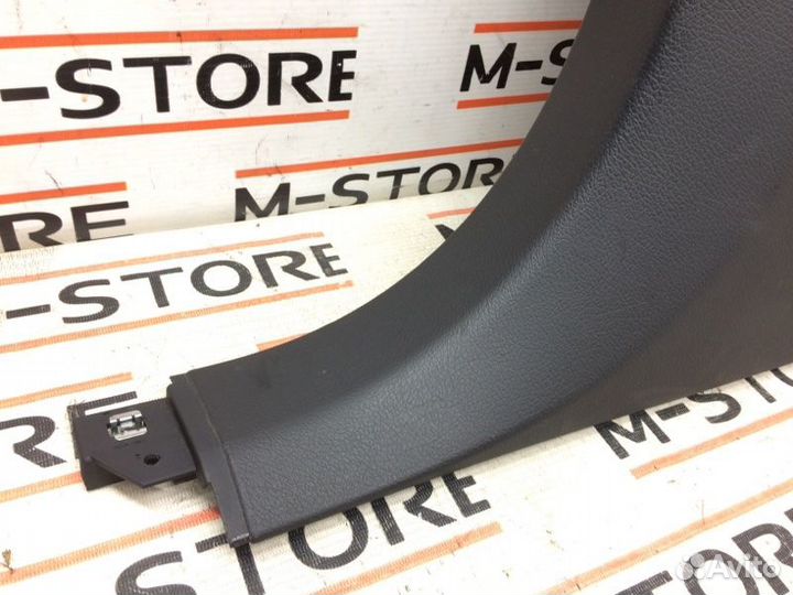 Обшивка стойки правая Audi A8 4E/D3 BPK 2005