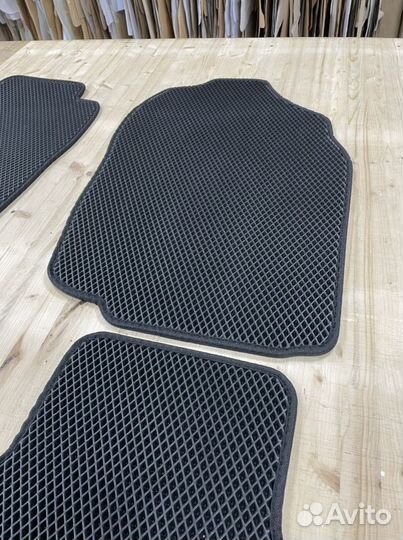 Автоковрики EVA для Toyota RAV-4 2012-2019