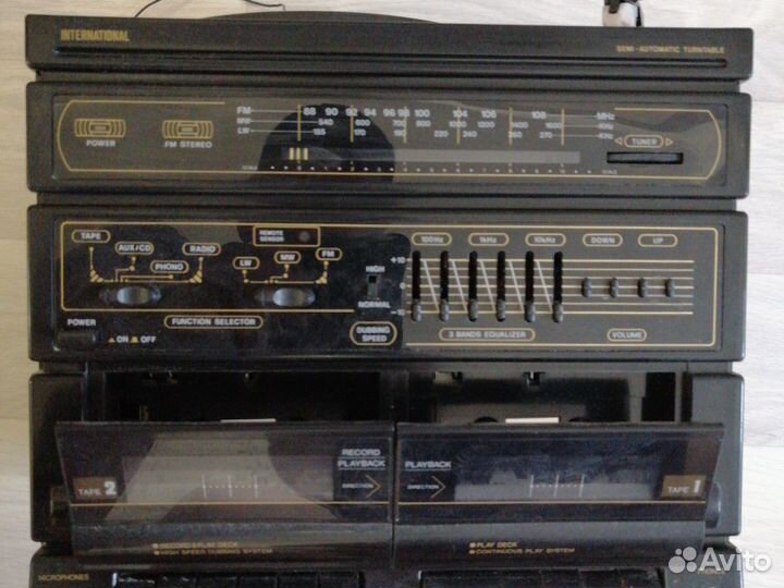 Виниловый проигрыватель