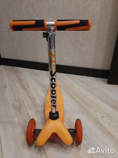 Самокат детский светящийся
