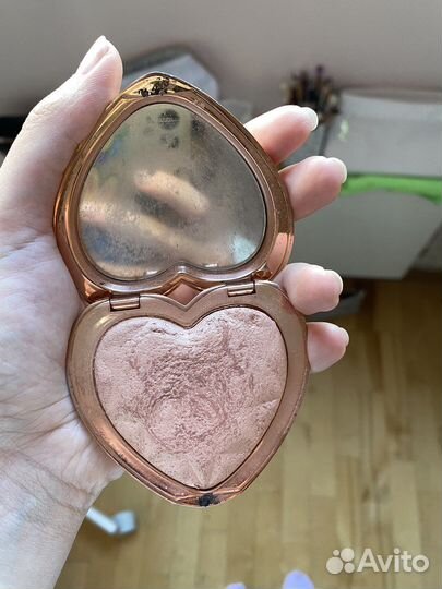 Too faced хайлайтер