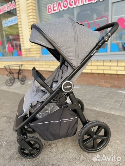 Коляска прогулочная светло-серая