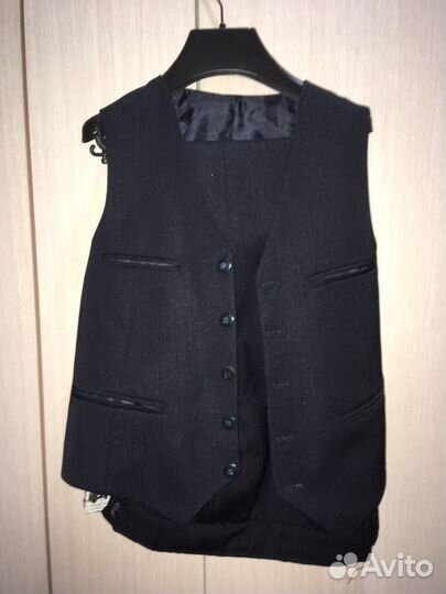 Школьный костюм тройка, 140 размер