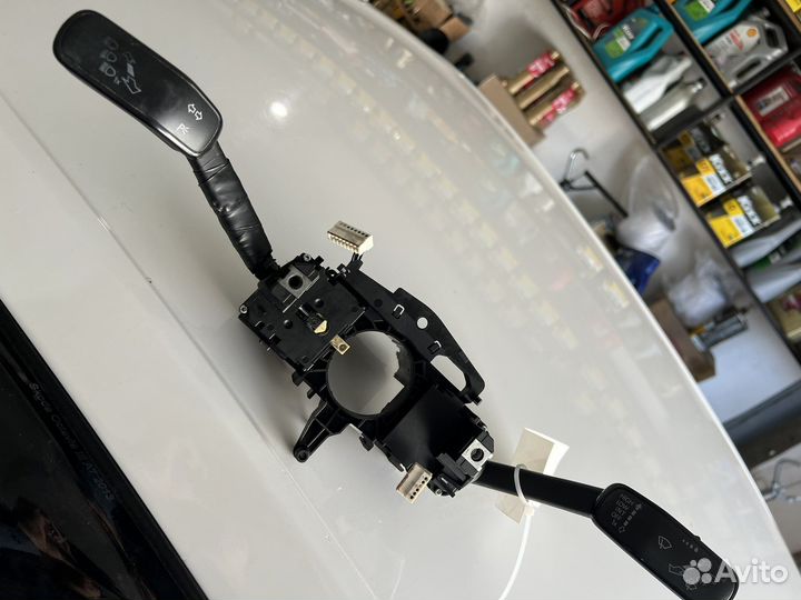 Подрулевой переключатель Skoda Octavia A7