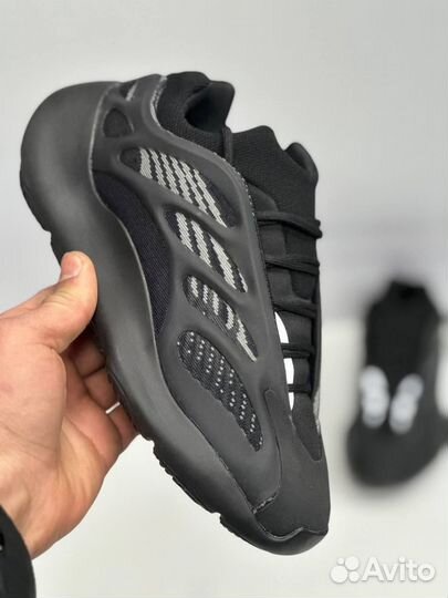 Мужские кроссовки Adidas Yeezy 700 Летний