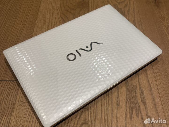 Ноутбук sony vaio pcg-71812V