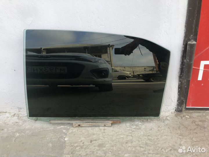 Стекло двери левое Камри v40 заднее